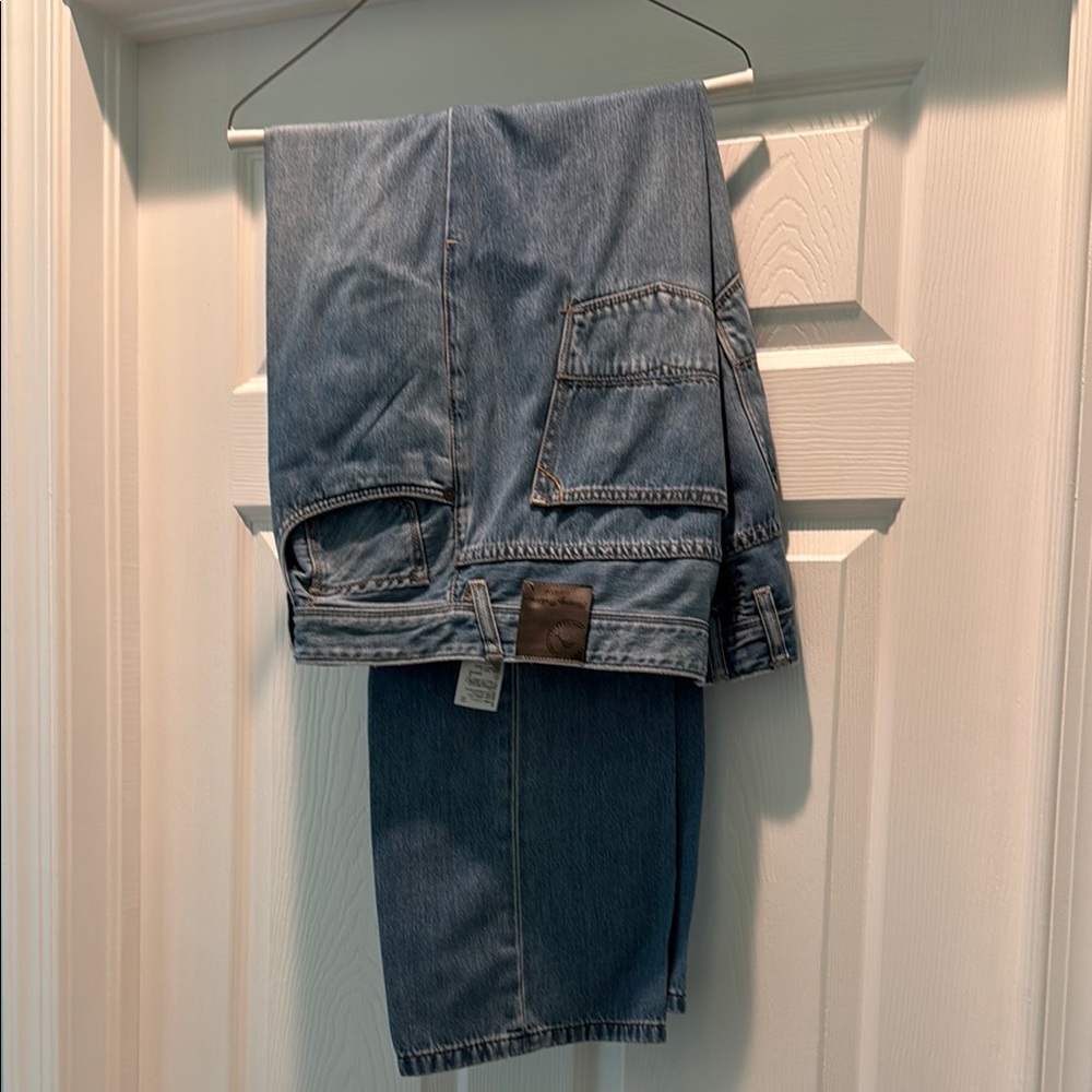 Tommy Bahama Mens Big & Tall Cayman Relaxed Fit Jeans 42 x 36 Light Wash